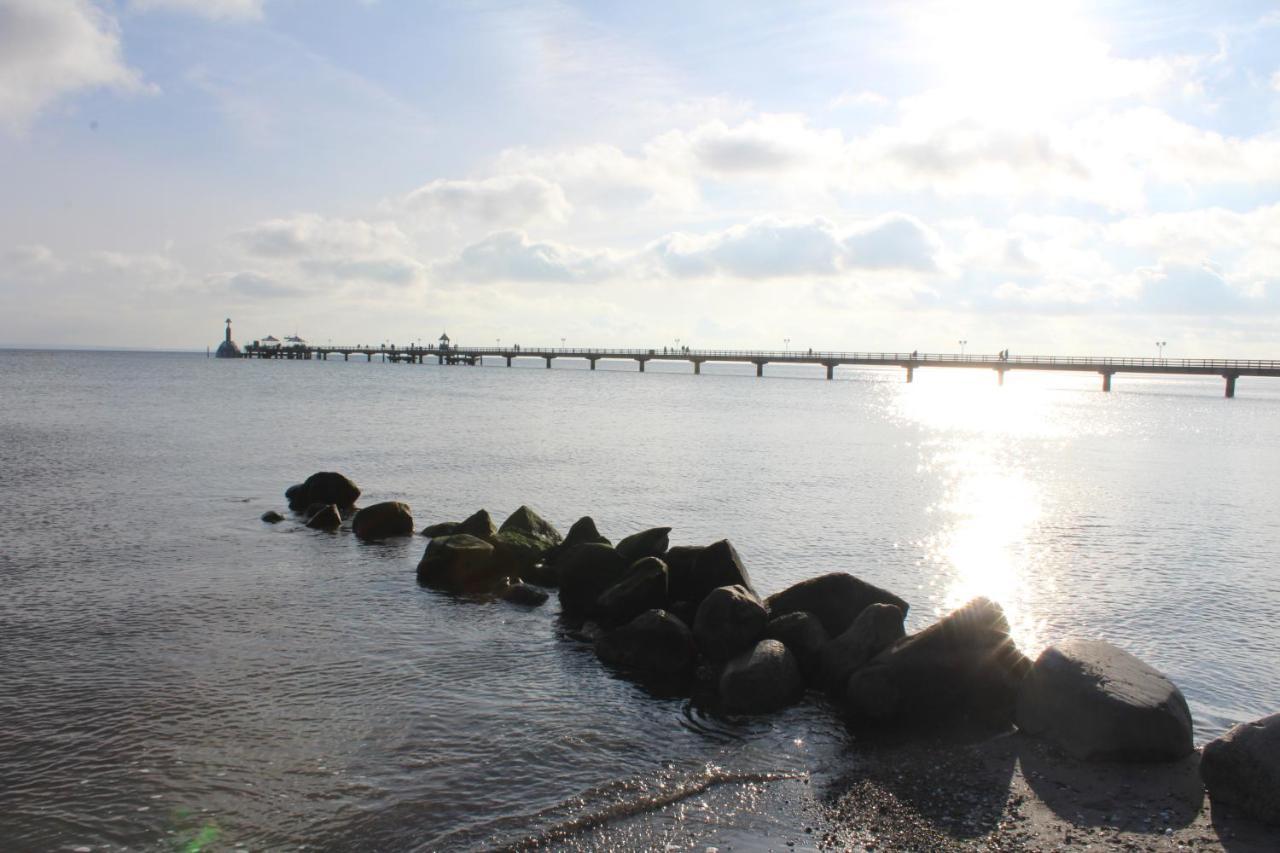 Ferienwohnungen Im Haus Strandburg เกรอมิทซ์ ภายนอก รูปภาพ